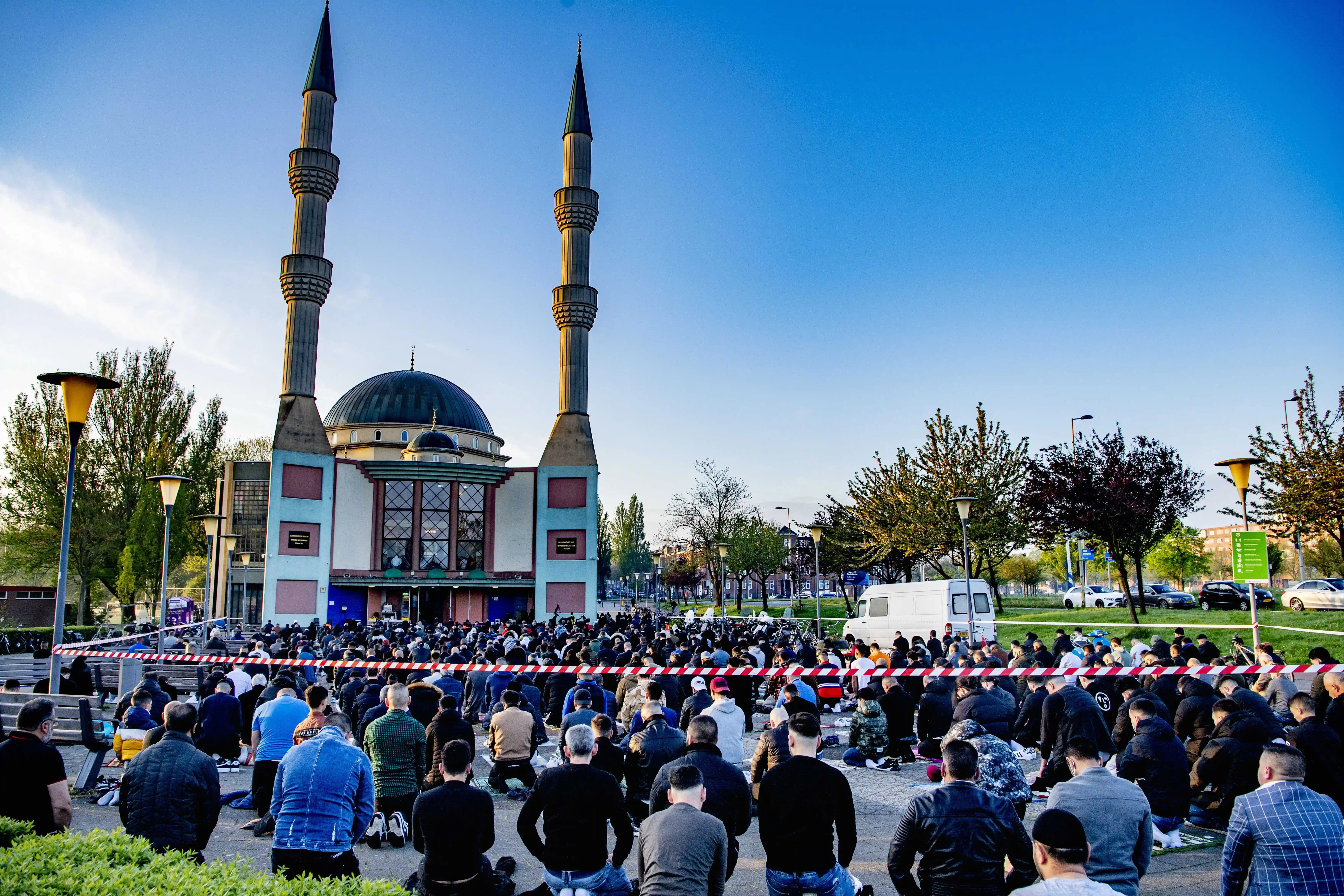 Tradisi Merayakan Idul Fitri di Dunia